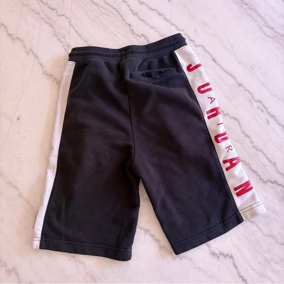 3/$15 Under Armour Red and Patterned Shorts Set - Picture 4 of 9